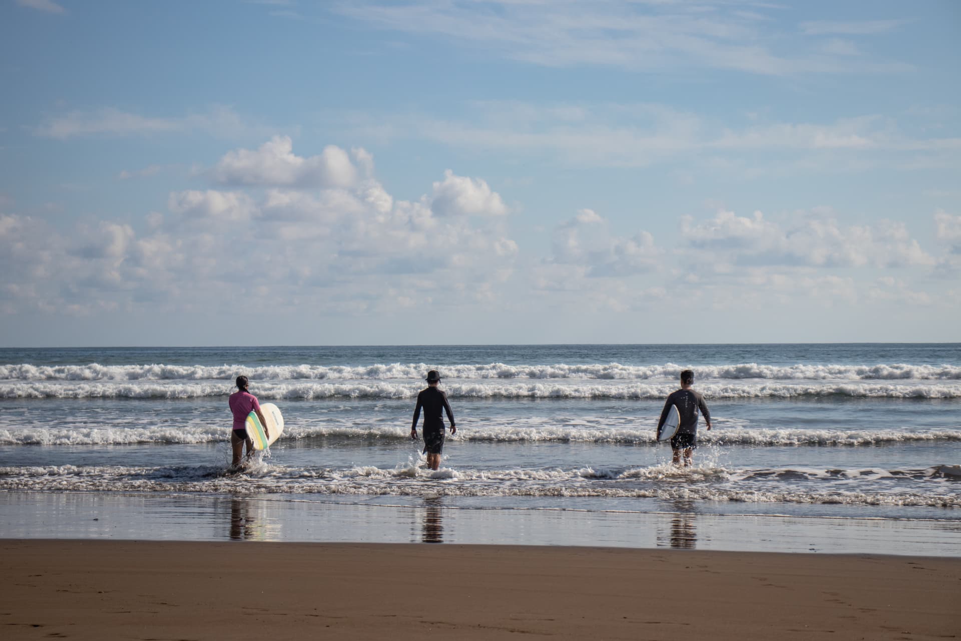 Clases de surf en Playa Dominical